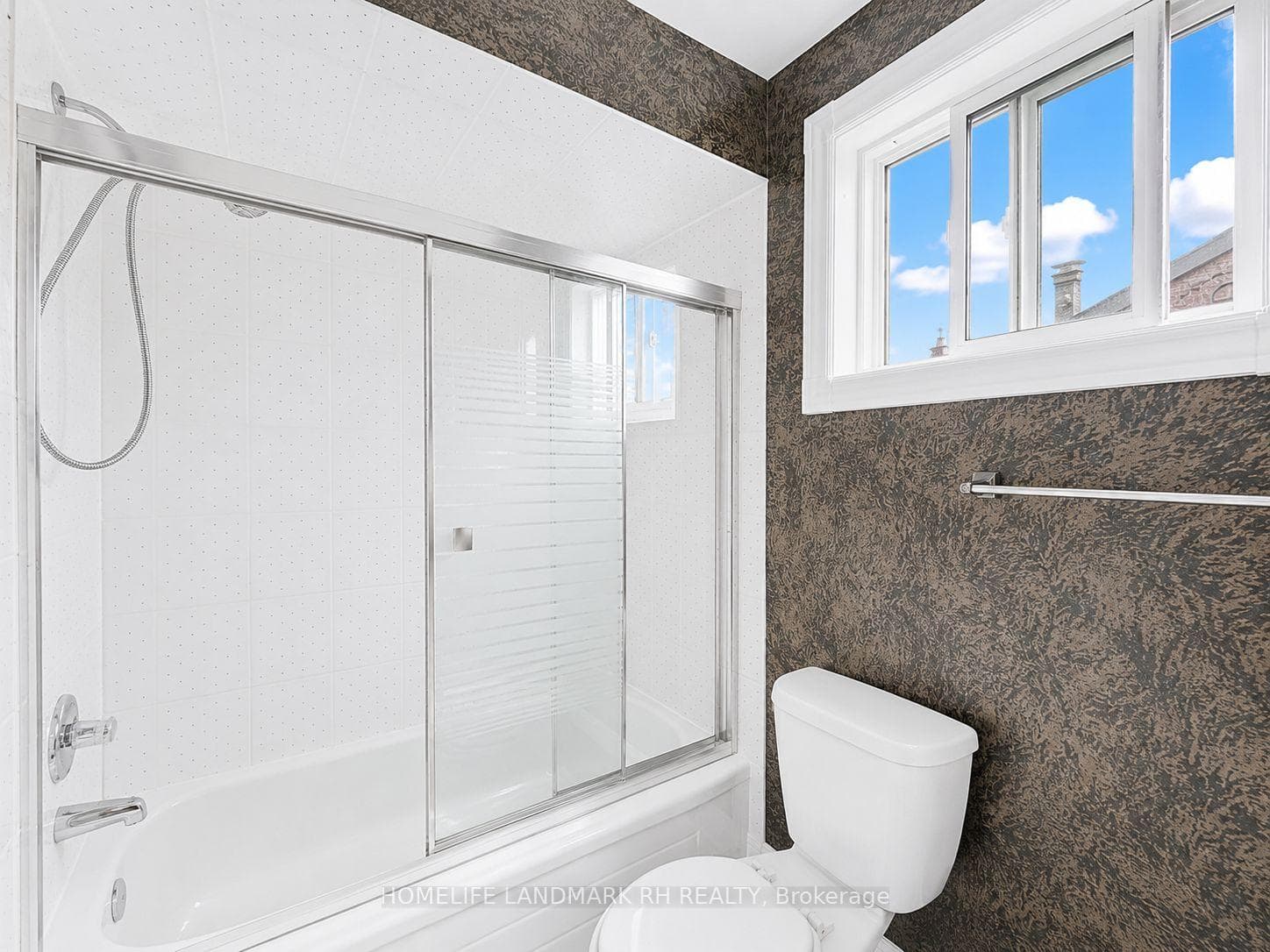 101 Pentland Crescent photo 12