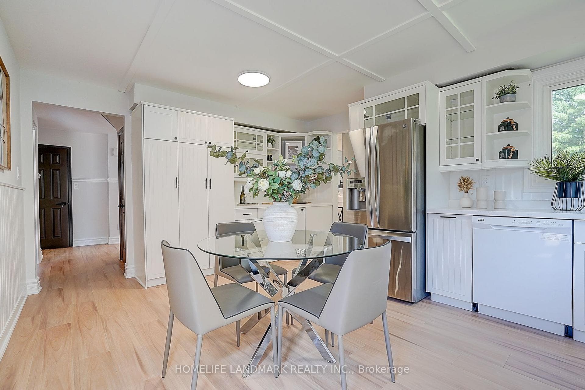 20573 Yonge Street photo 16