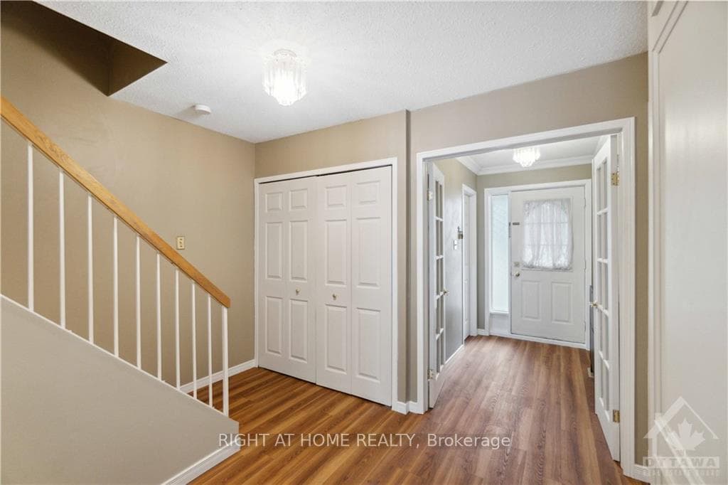 21 SHEARER Crescent photo 4