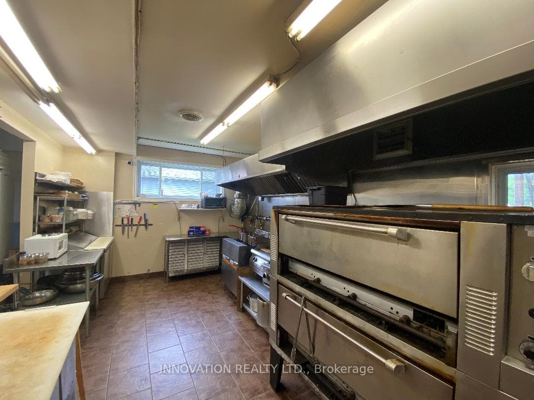 1592 Landry Street photo 13