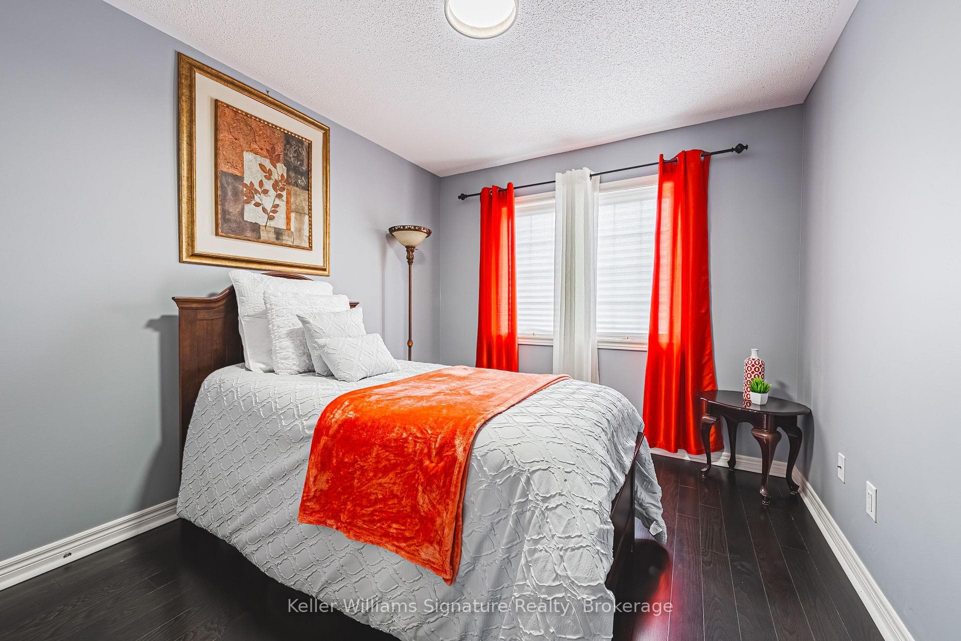 27 Dufay Road photo 29