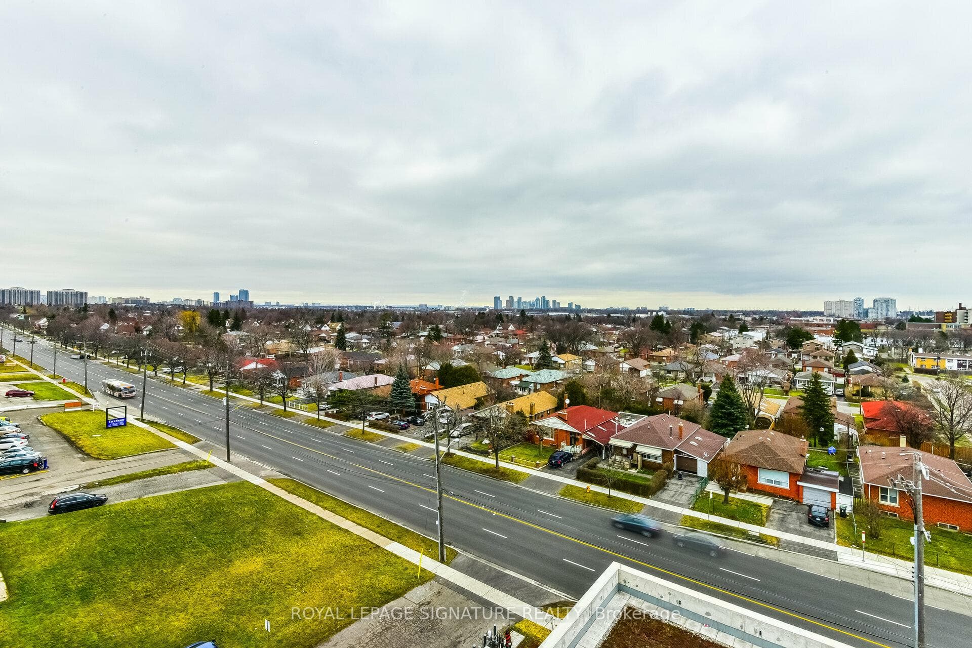 1328 Birchmount Road Unit PH01 photo 33