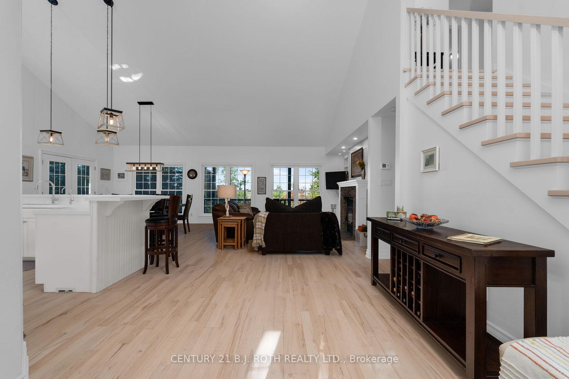 2710 Portage Trail photo 5