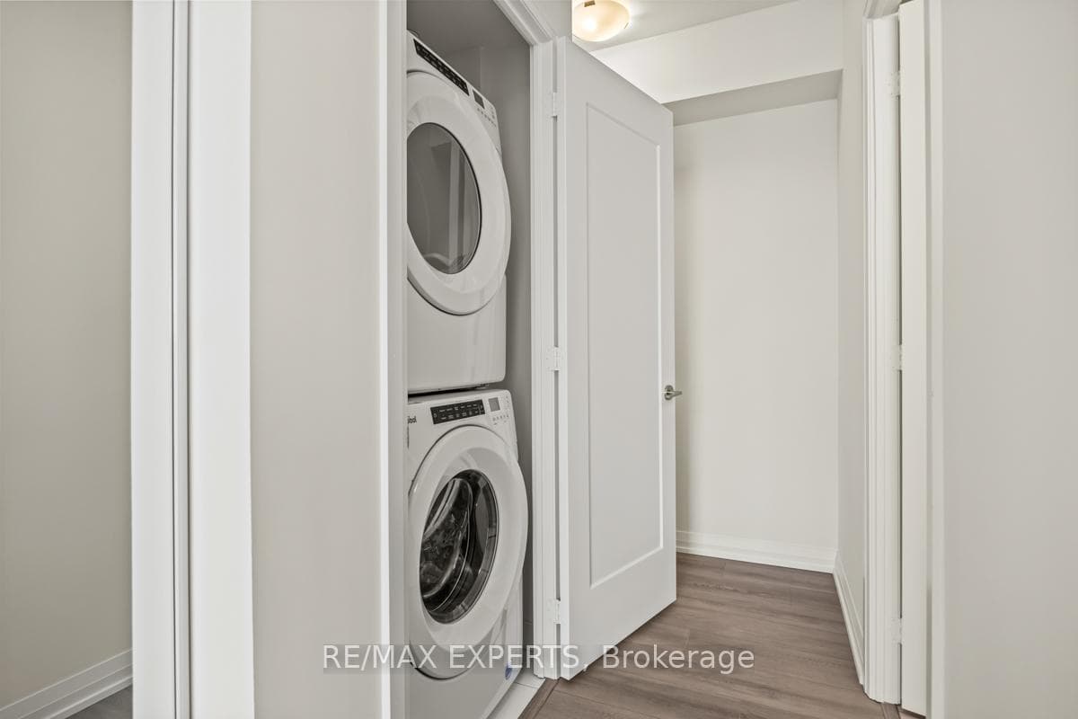 8960 Jane Street Unit 2220 photo 8