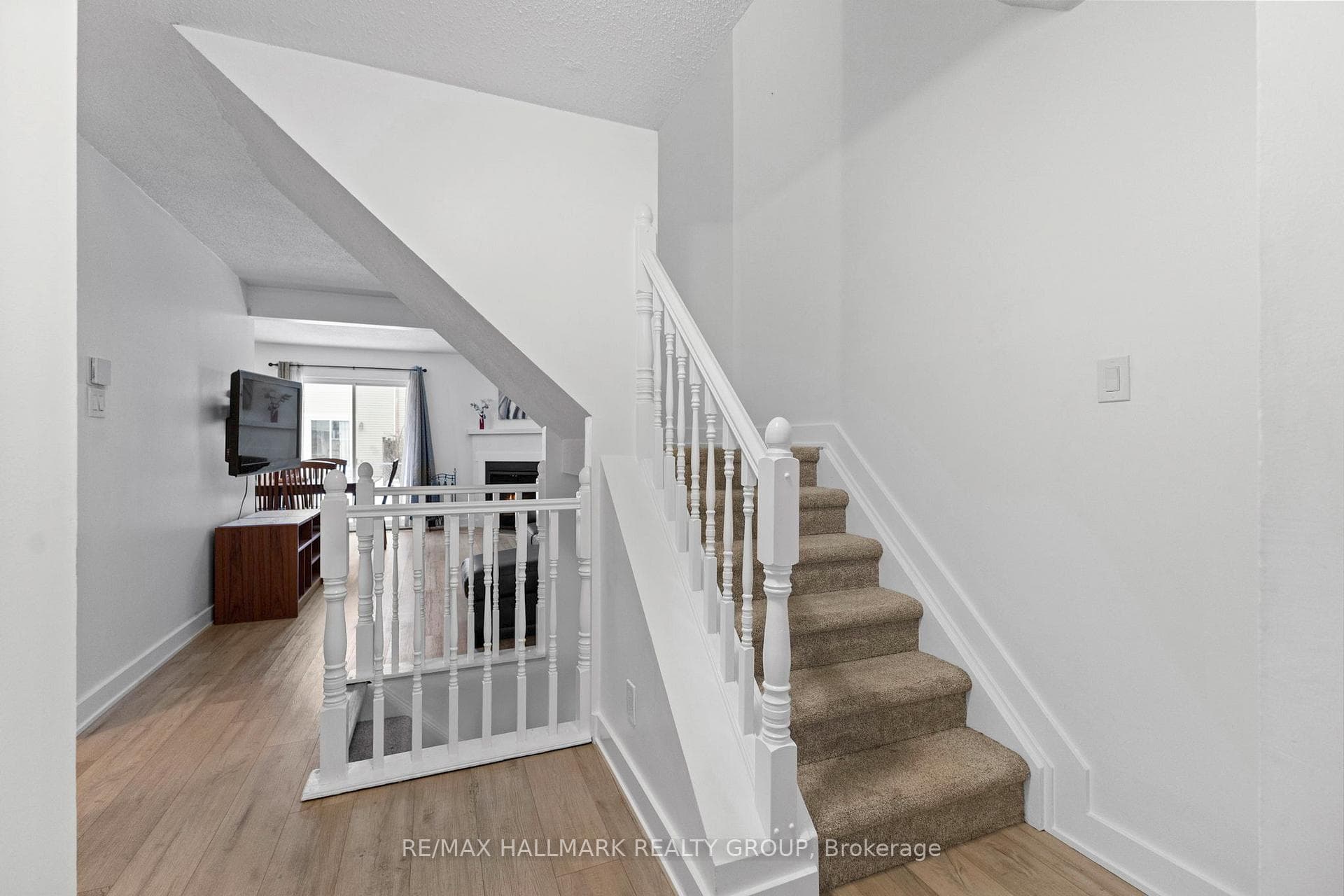 463 Canotia Place photo 10