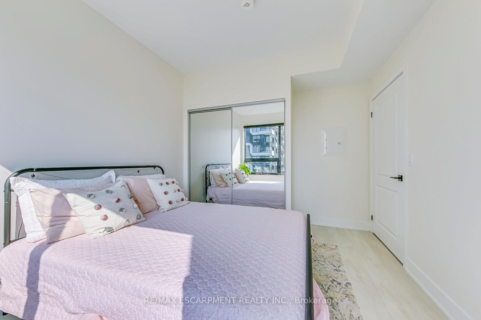 2489 TAUNTON Road Unit 1120 photo 33