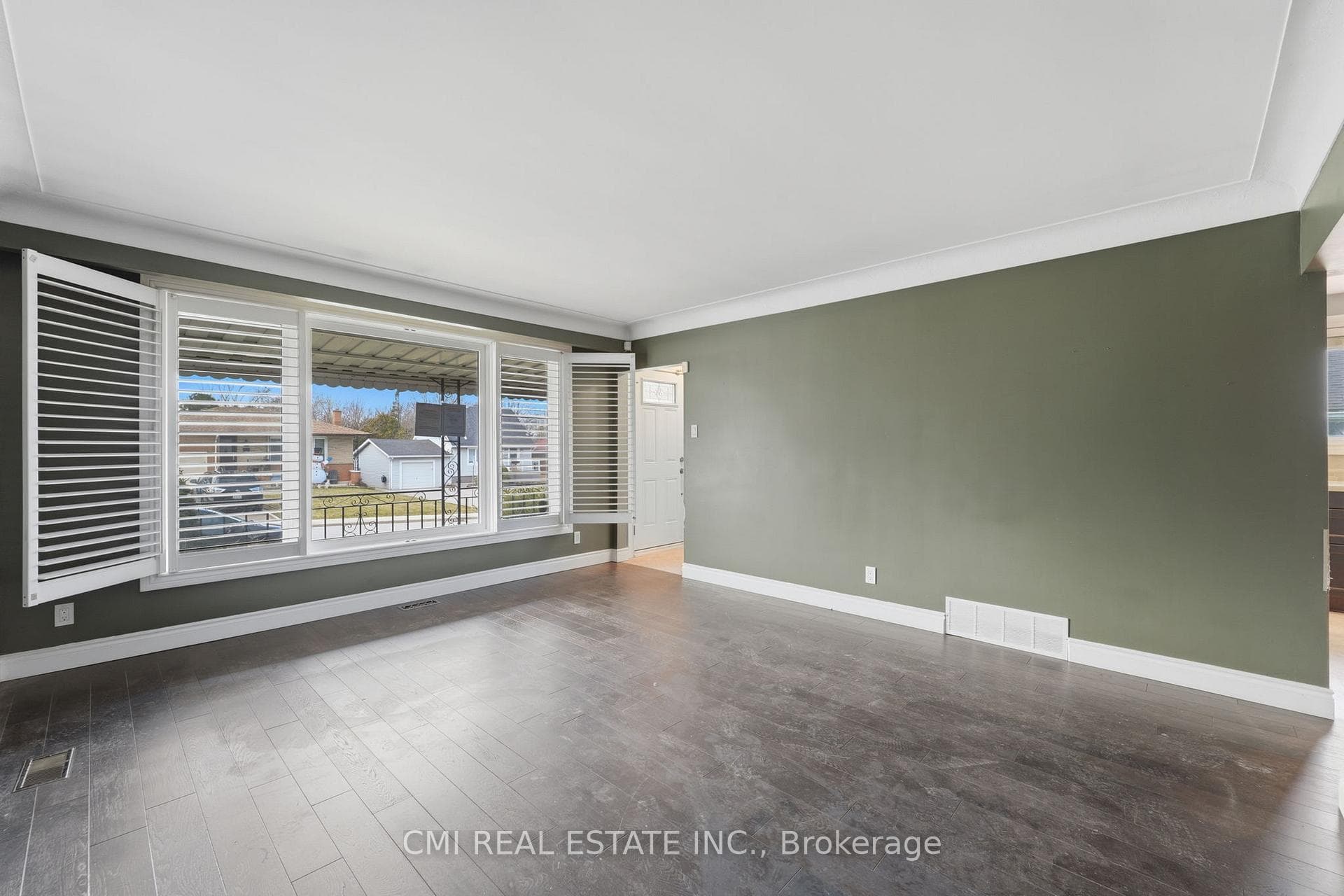 251 Fairridge Road photo 8