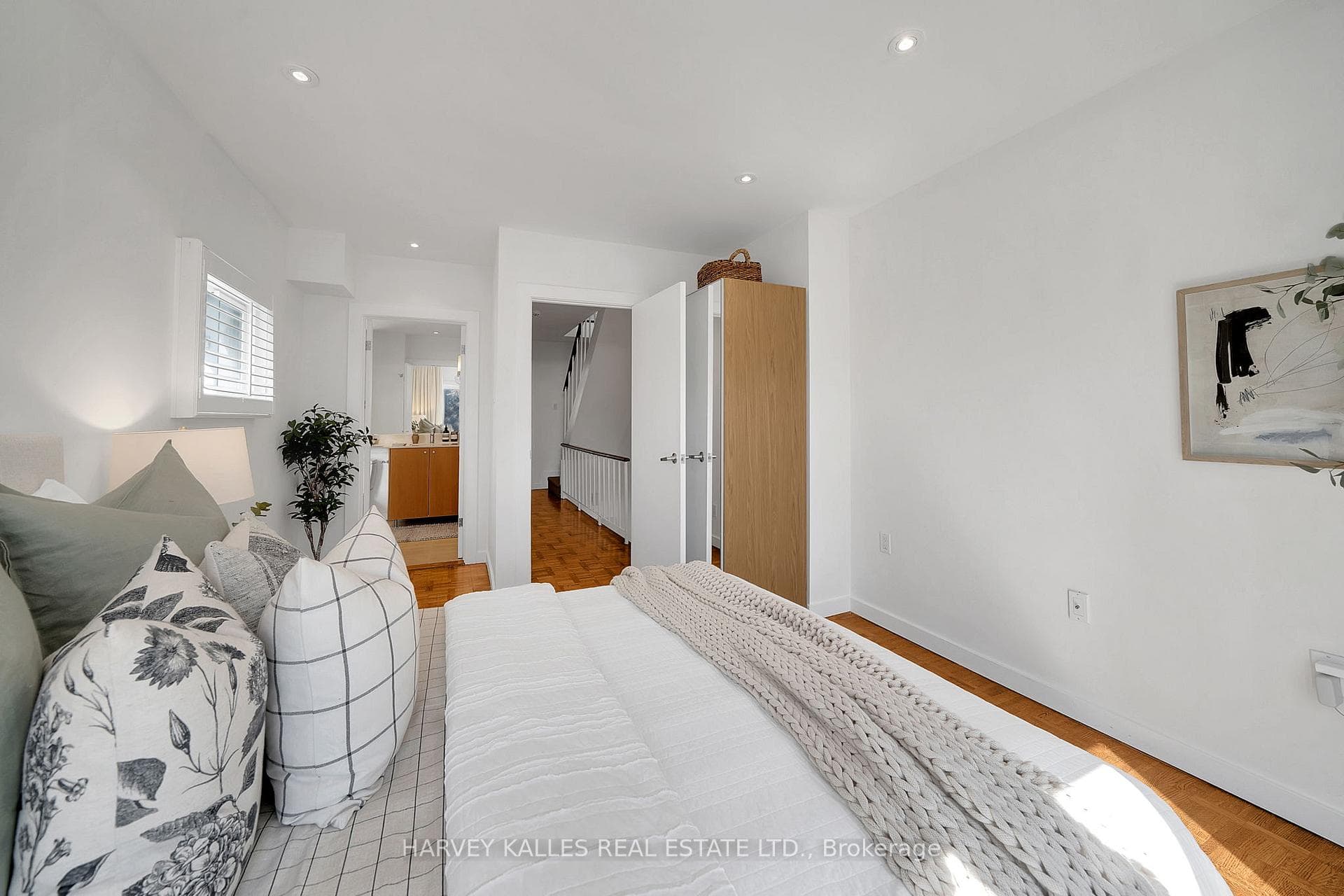 95 Marlborough Avenue photo 14