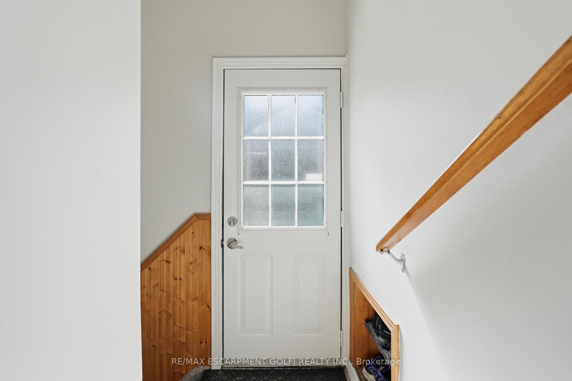 764 Brucedale Avenue photo 19