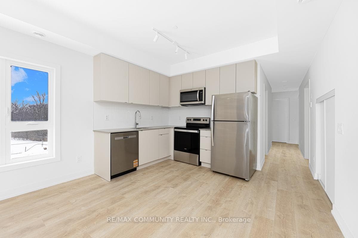 16 Melbourne Avenue Unit 201C photo 3
