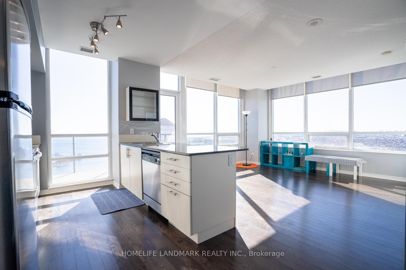 2240 Lake Shore Boulevard Unit 3202 photo 1