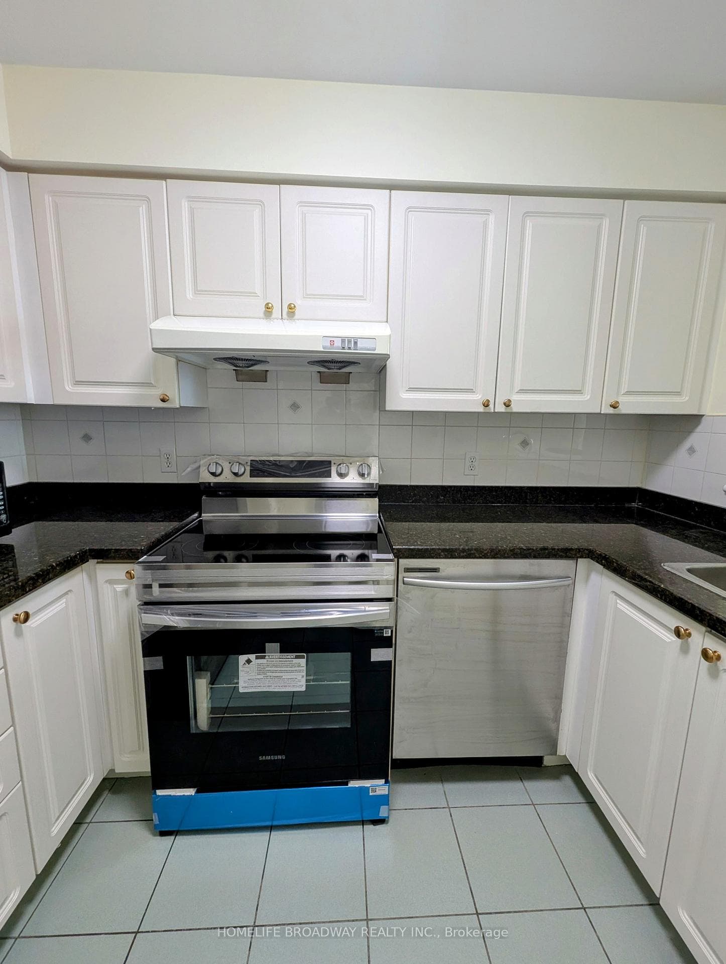 8 Pemberton Avenue Unit UPH09 photo 16