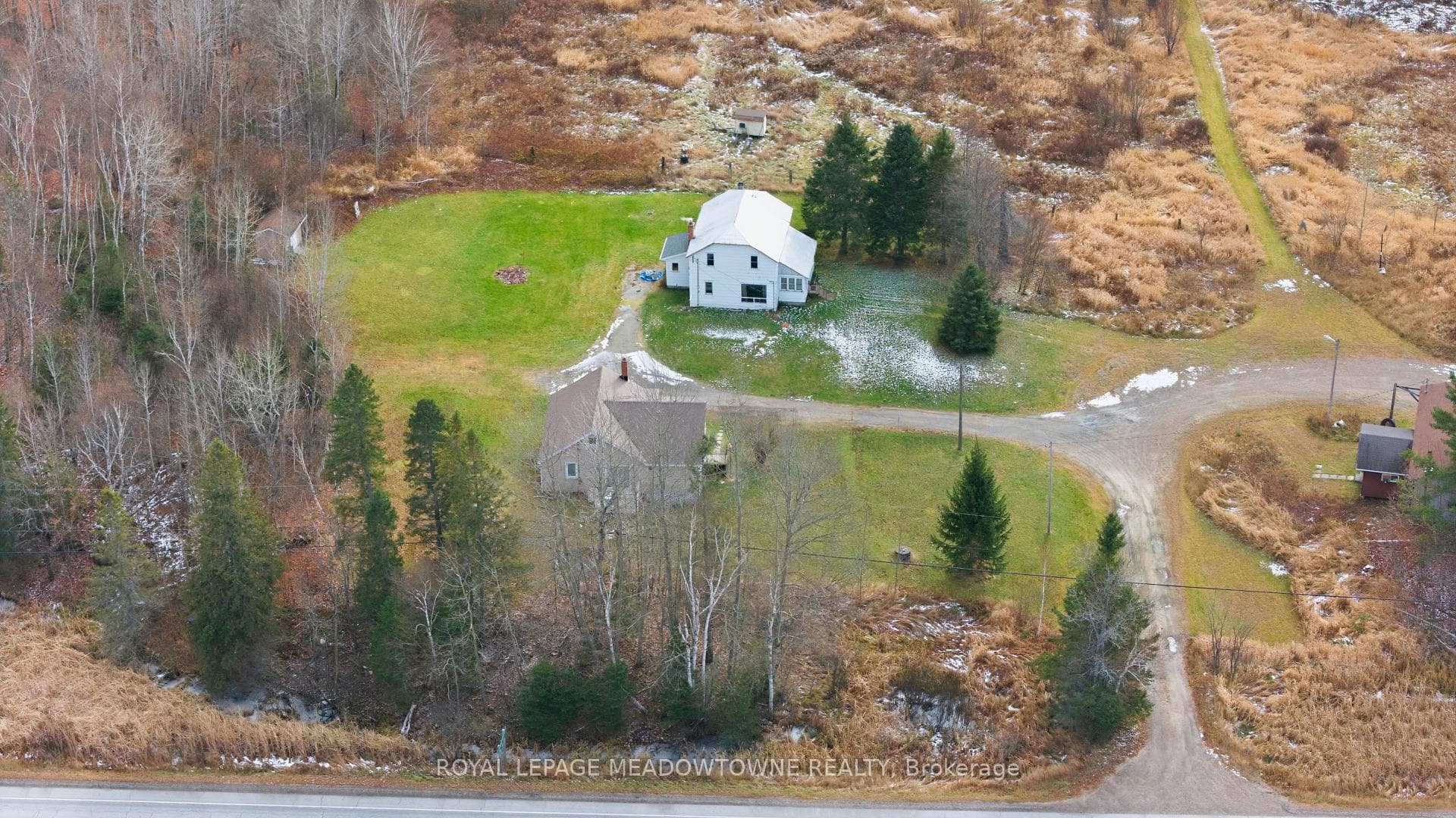 Views of the main house and driveway