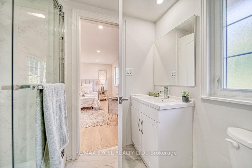 24 Bridlewood Boulevard photo 19