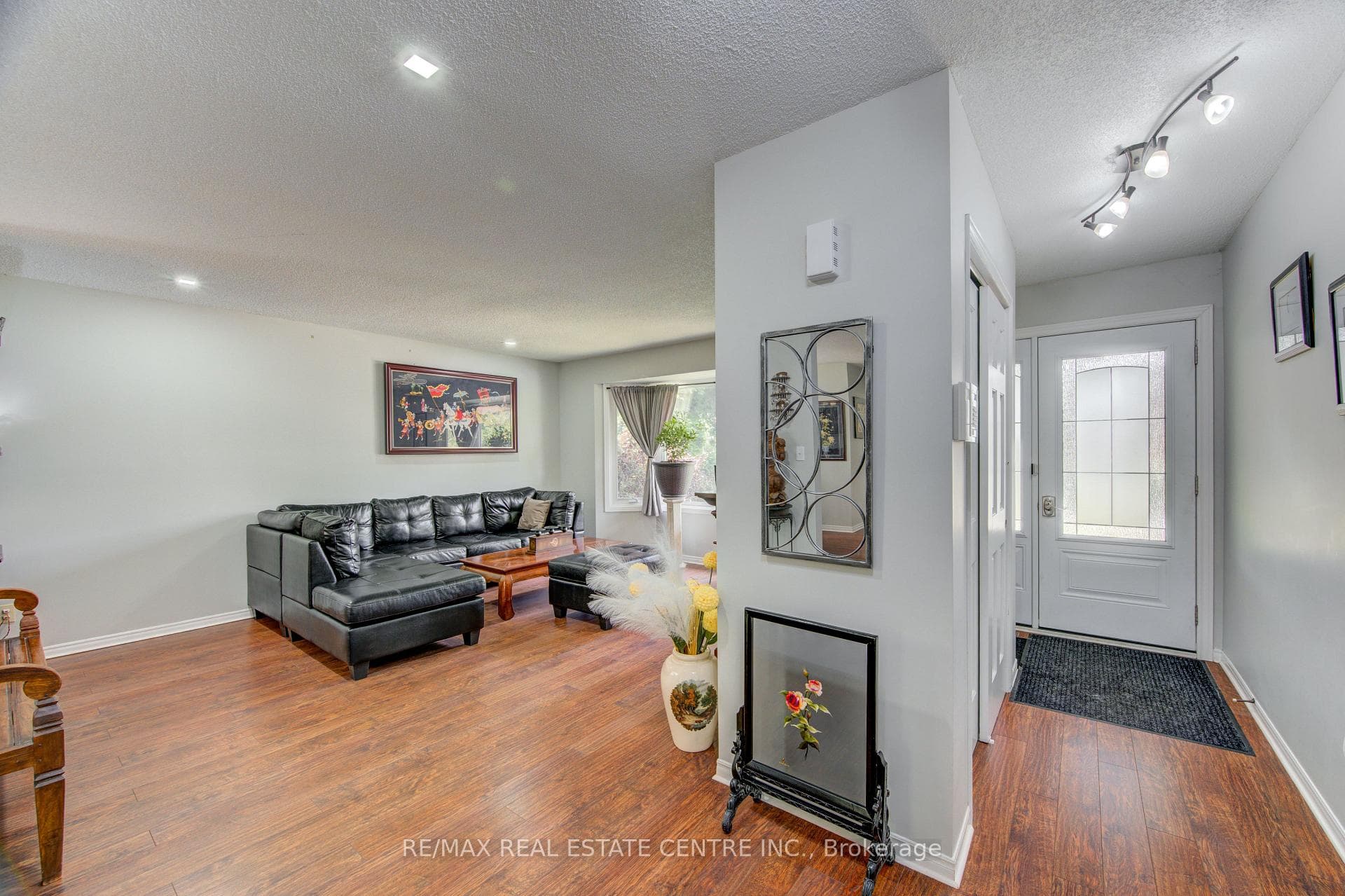 95 Allen Street photo 5