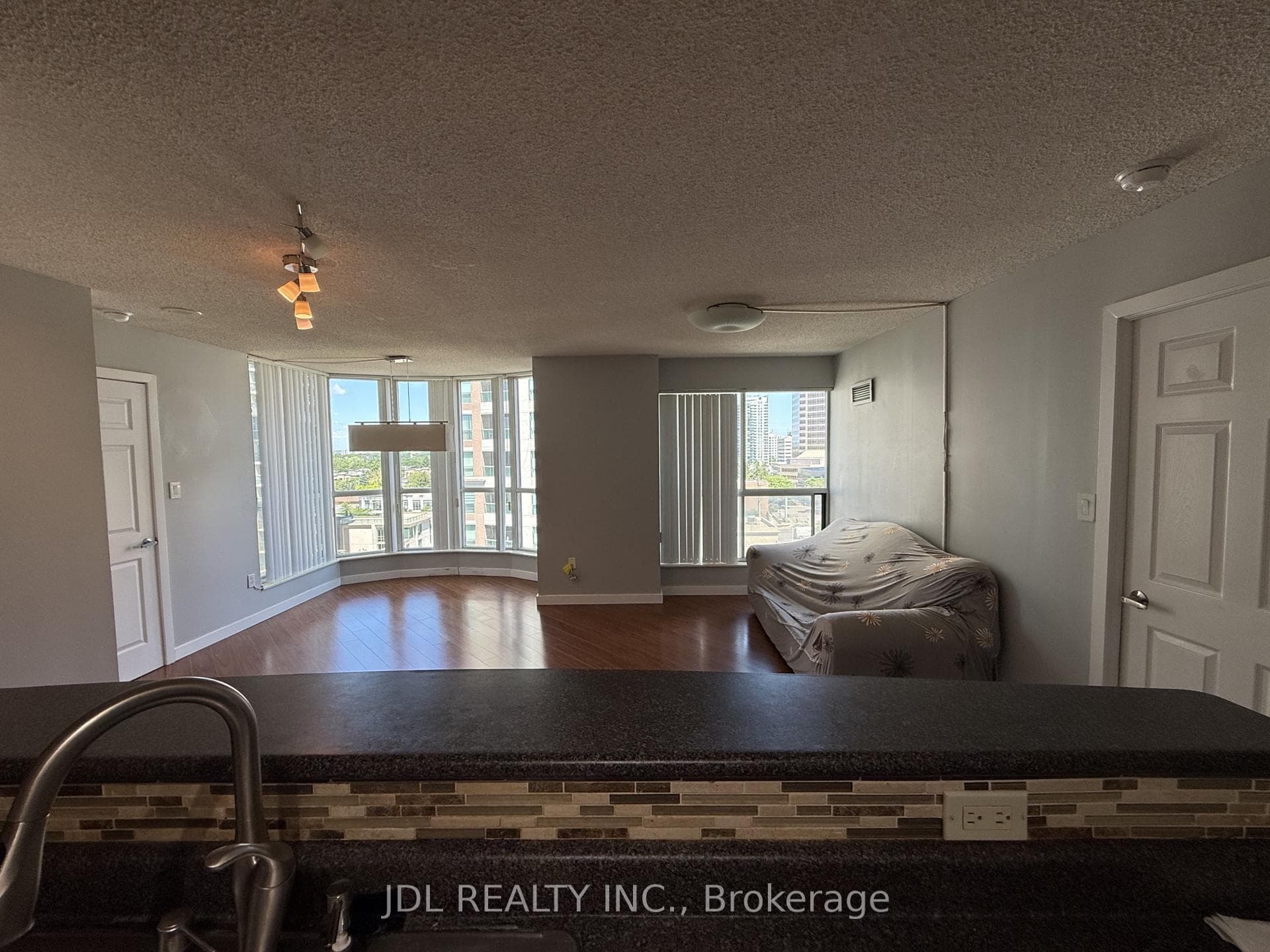 23 Lorraine Drive Unit 1012 photo 17