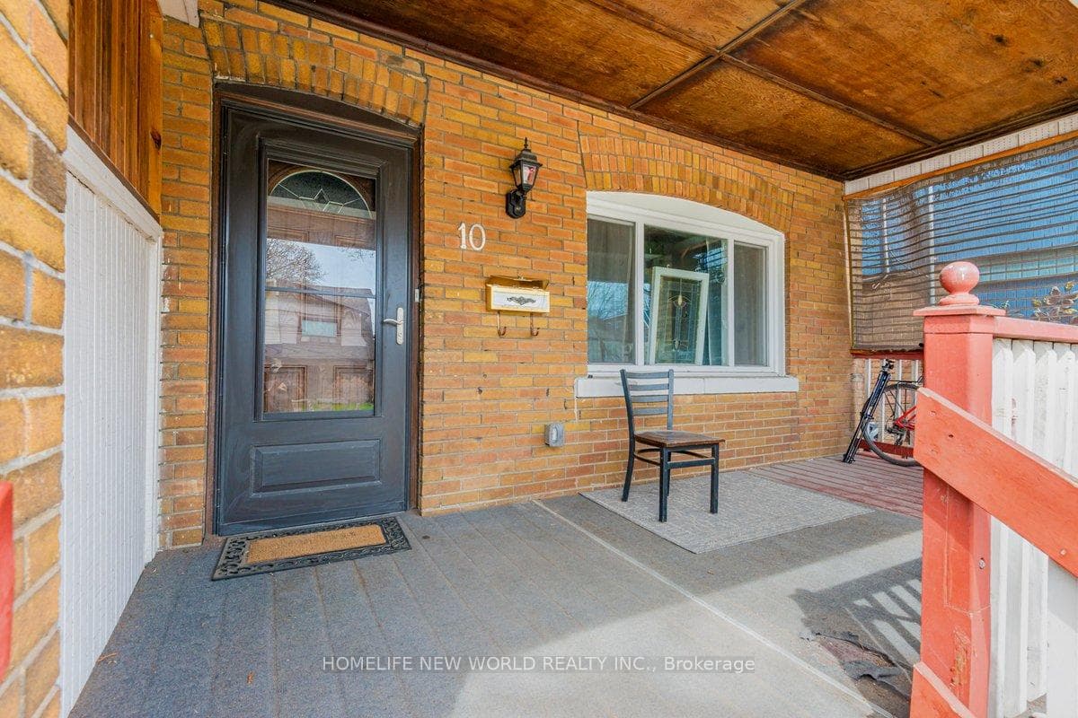 10 Dixon Avenue Unit Lower photo 18