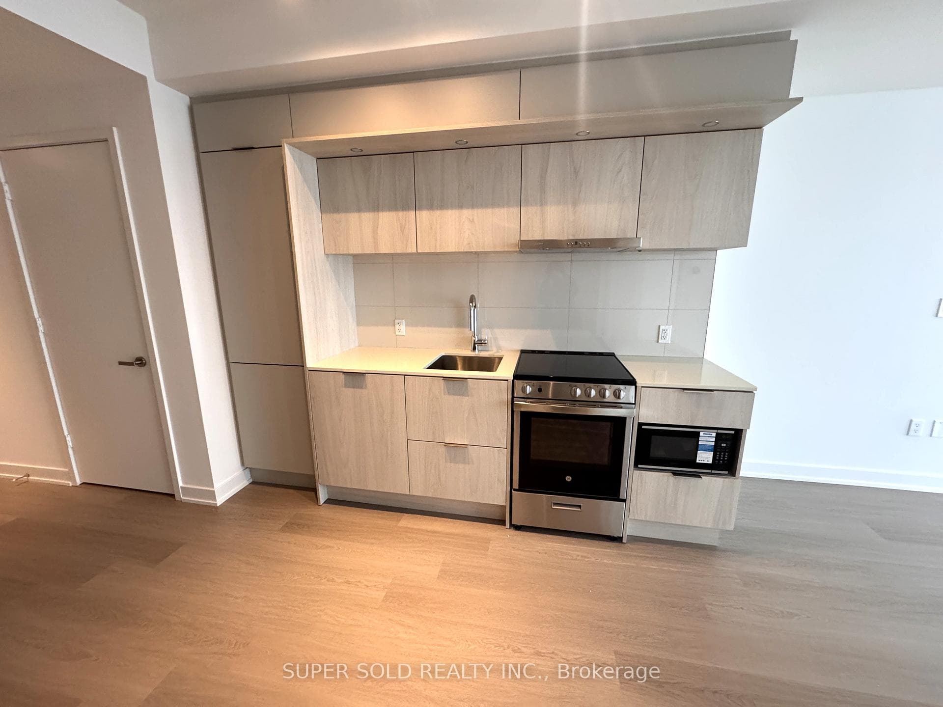 448 Burnhamthorpe Road Unit 2005 photo 12