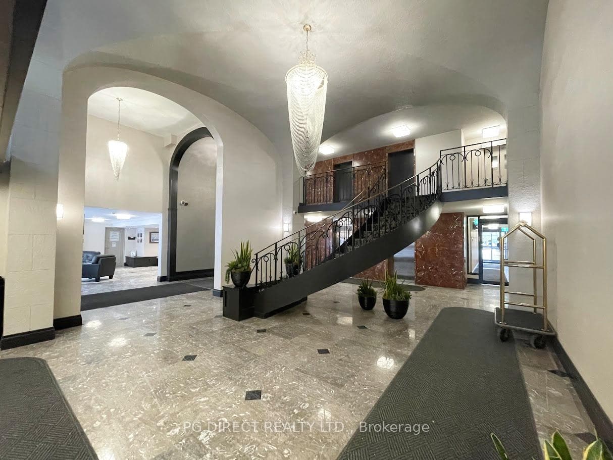 500 Green Road Unit 1216 photo 13