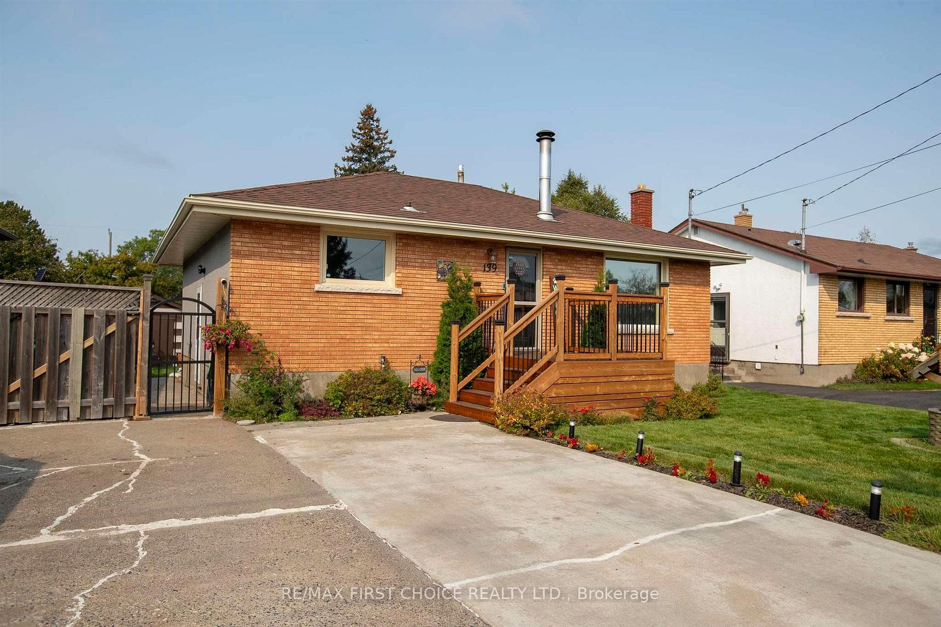 139 Burriss Street photo 1