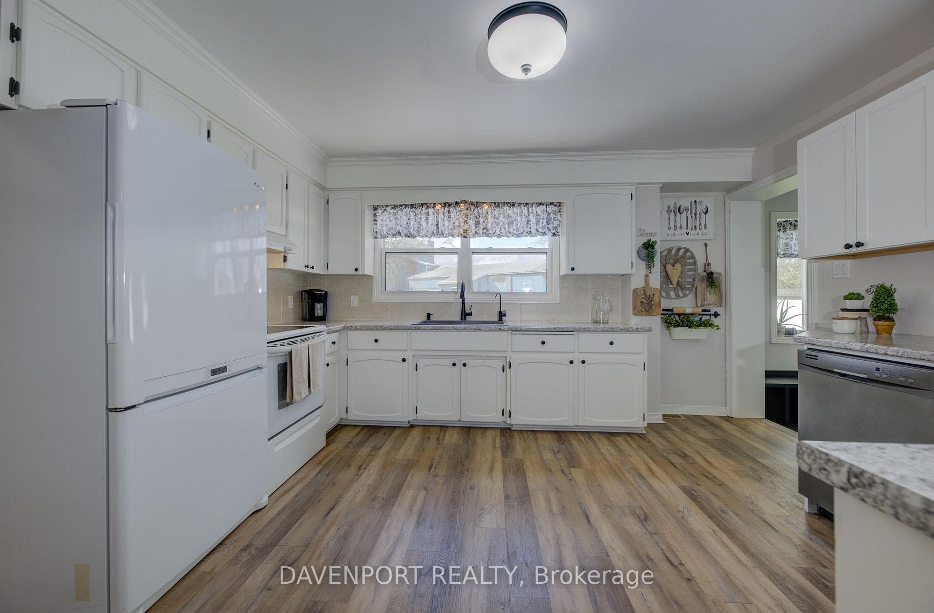 341 Henry Street photo 12
