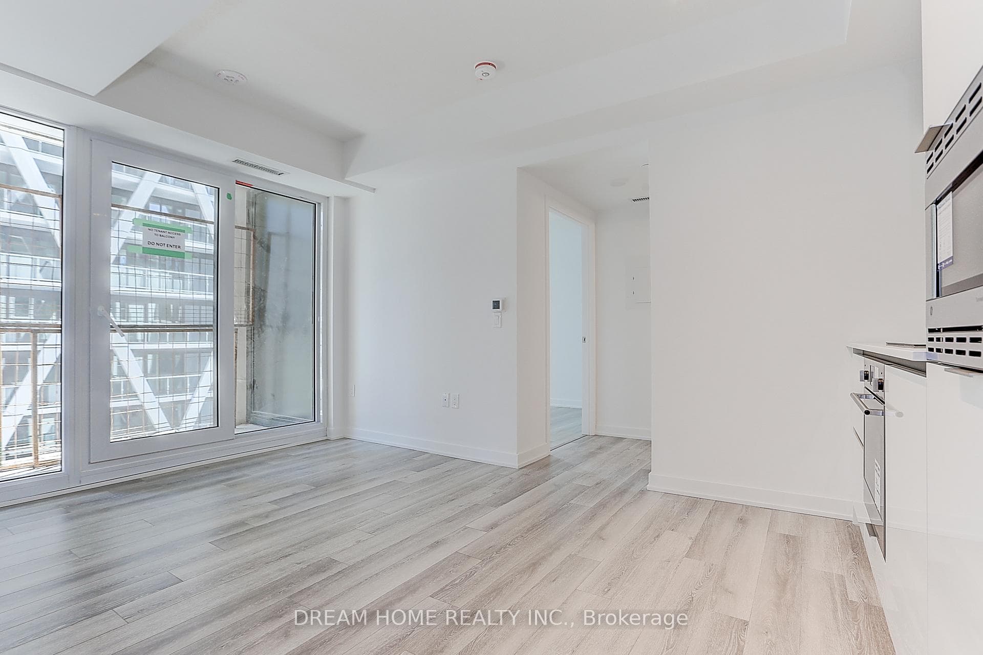 234 Simcoe Street Unit 1006 photo 5