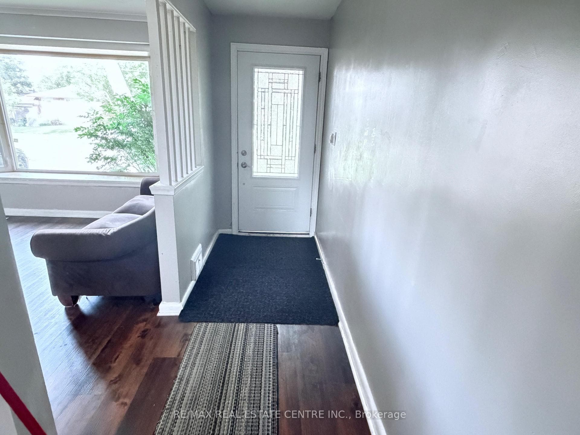 52 Sharbot Avenue photo 7