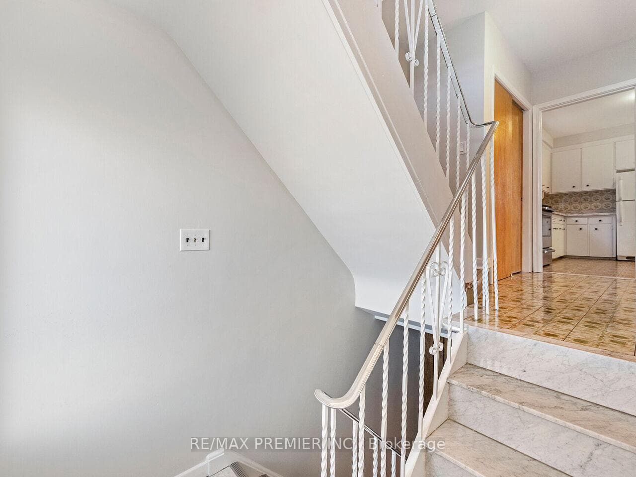 89 Cayuga Avenue photo 21