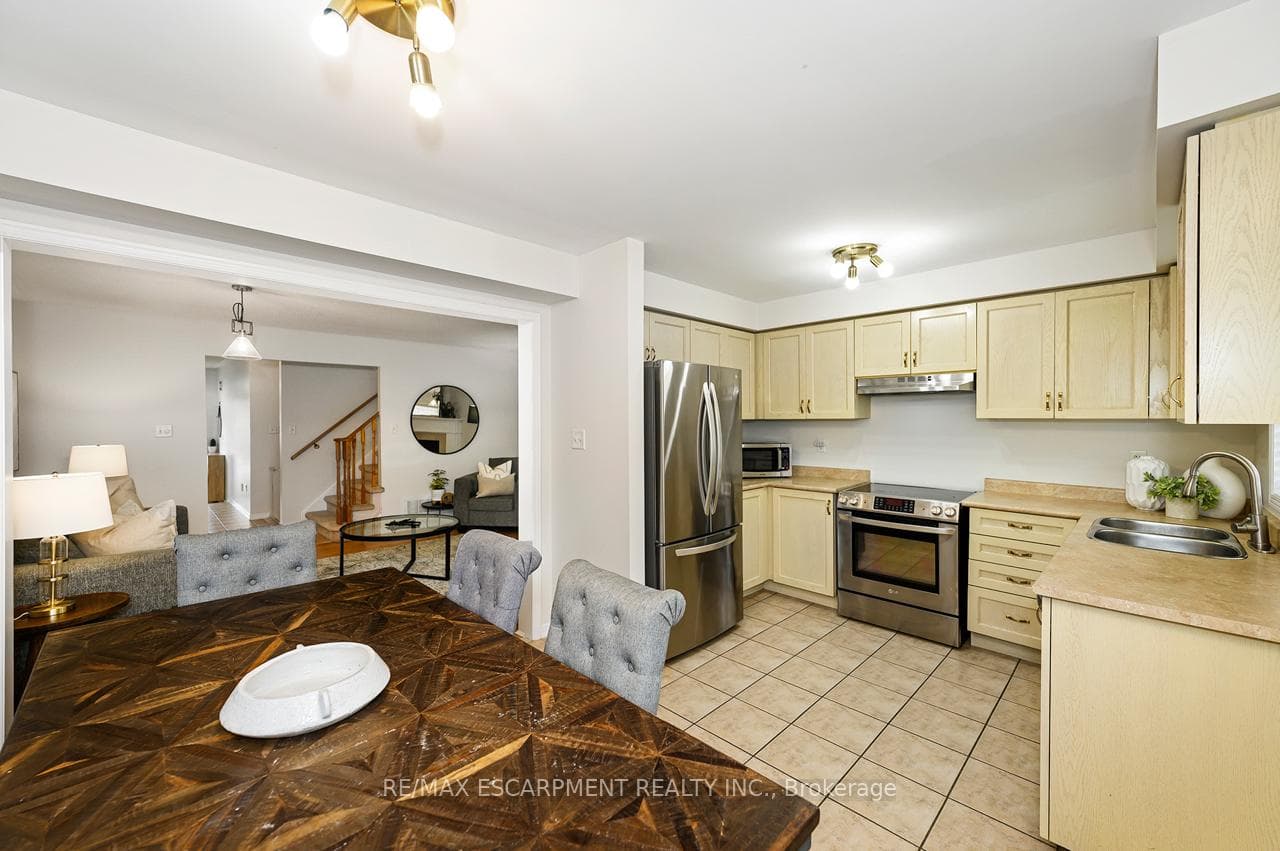 1815 Cobra Crescent photo 14