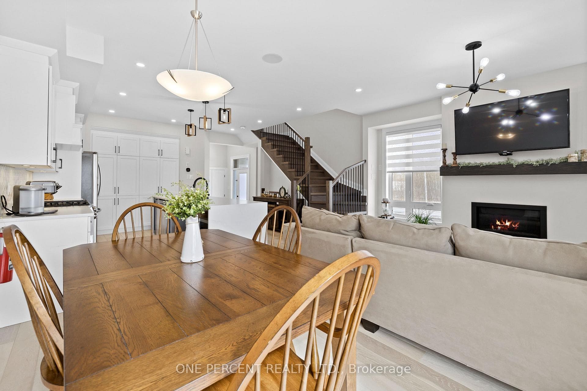 238 Bristol Crescent photo 16