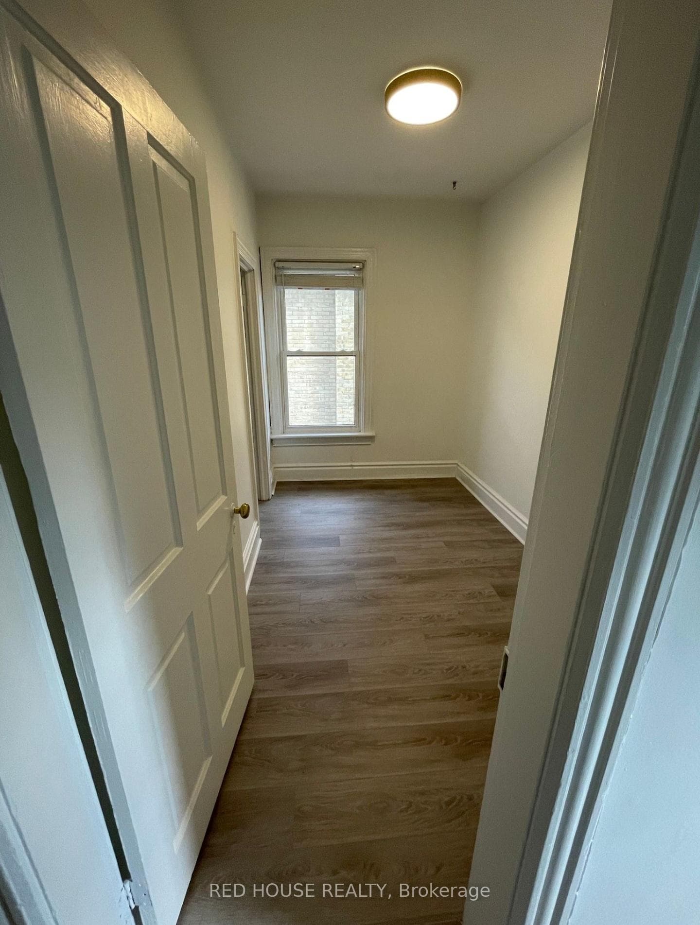 323B Woolwich Street photo 5
