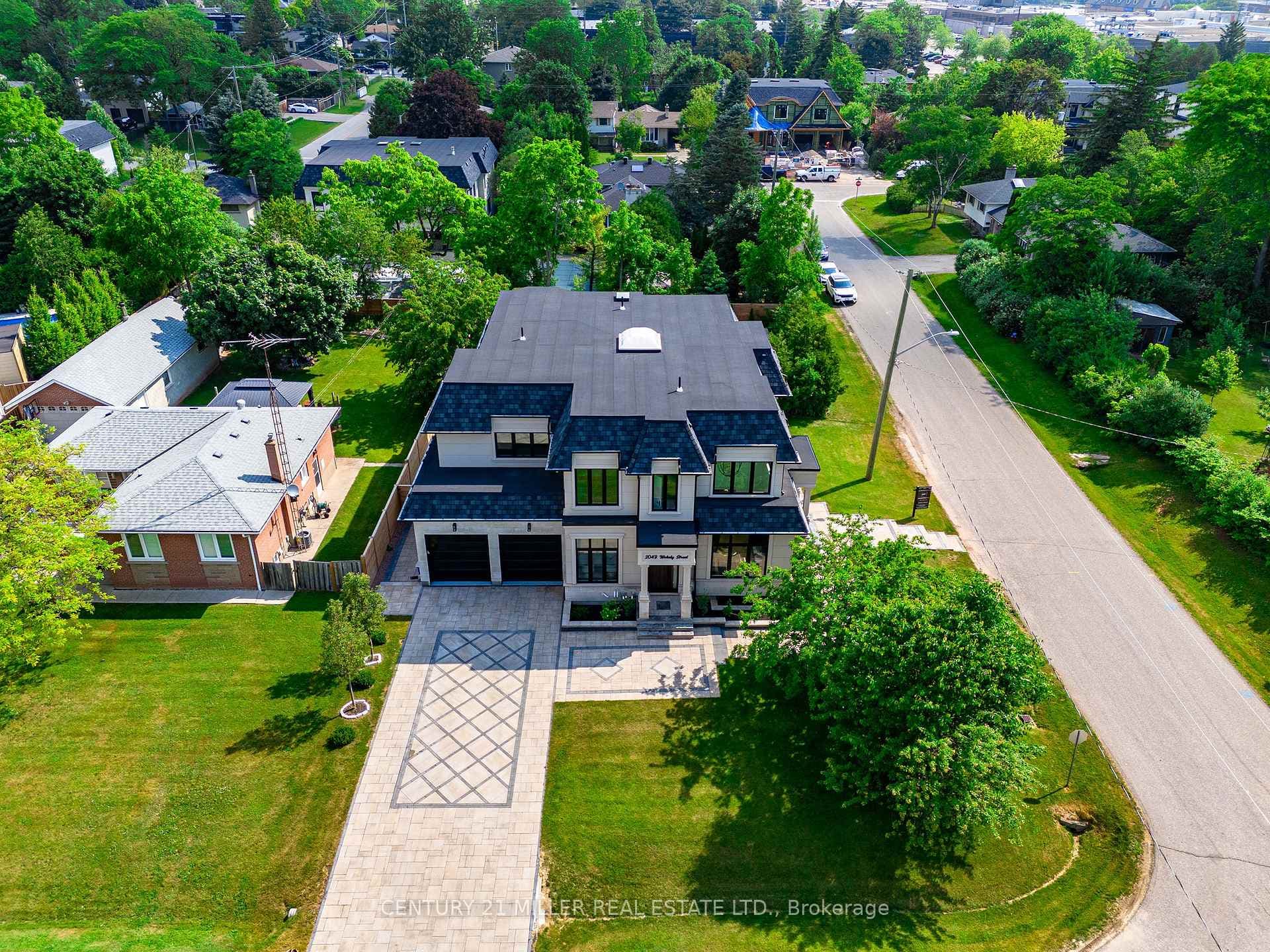 2049 Wakely Street photo 3