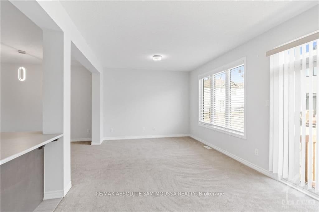 819 REGULUS Ridge photo 12