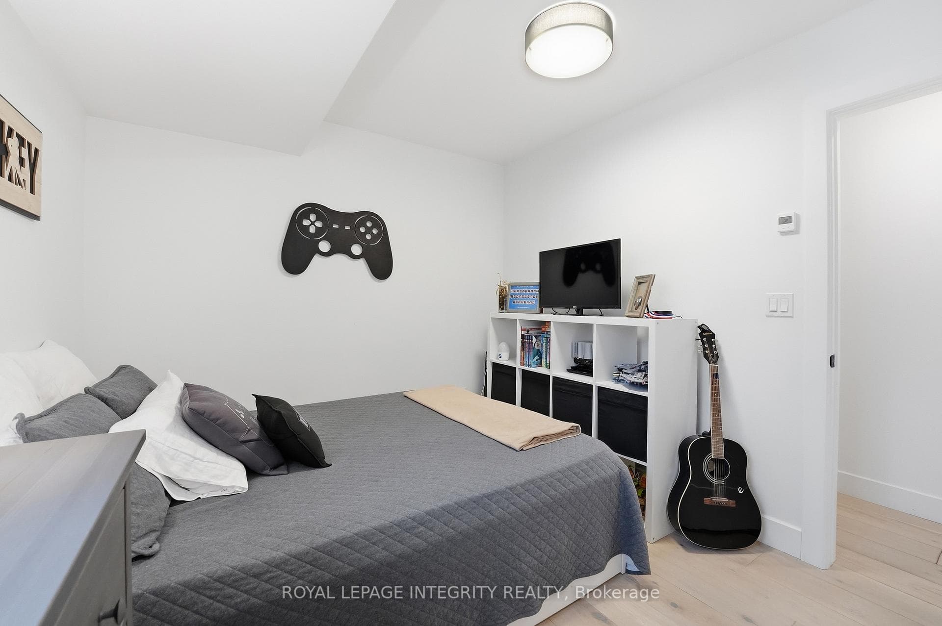 221 Wesley Avenue photo 33