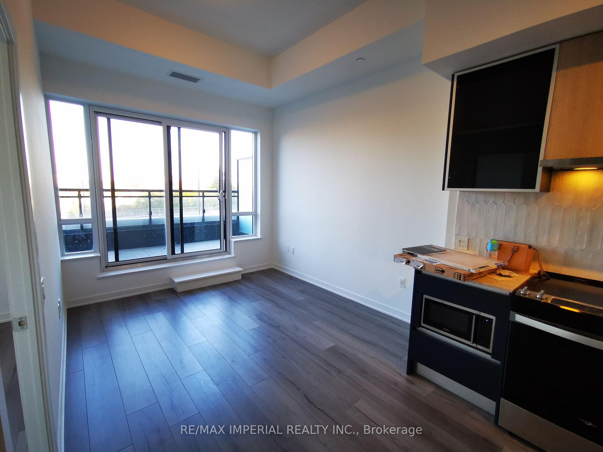 395 Dundas Street Unit 237 photo 11