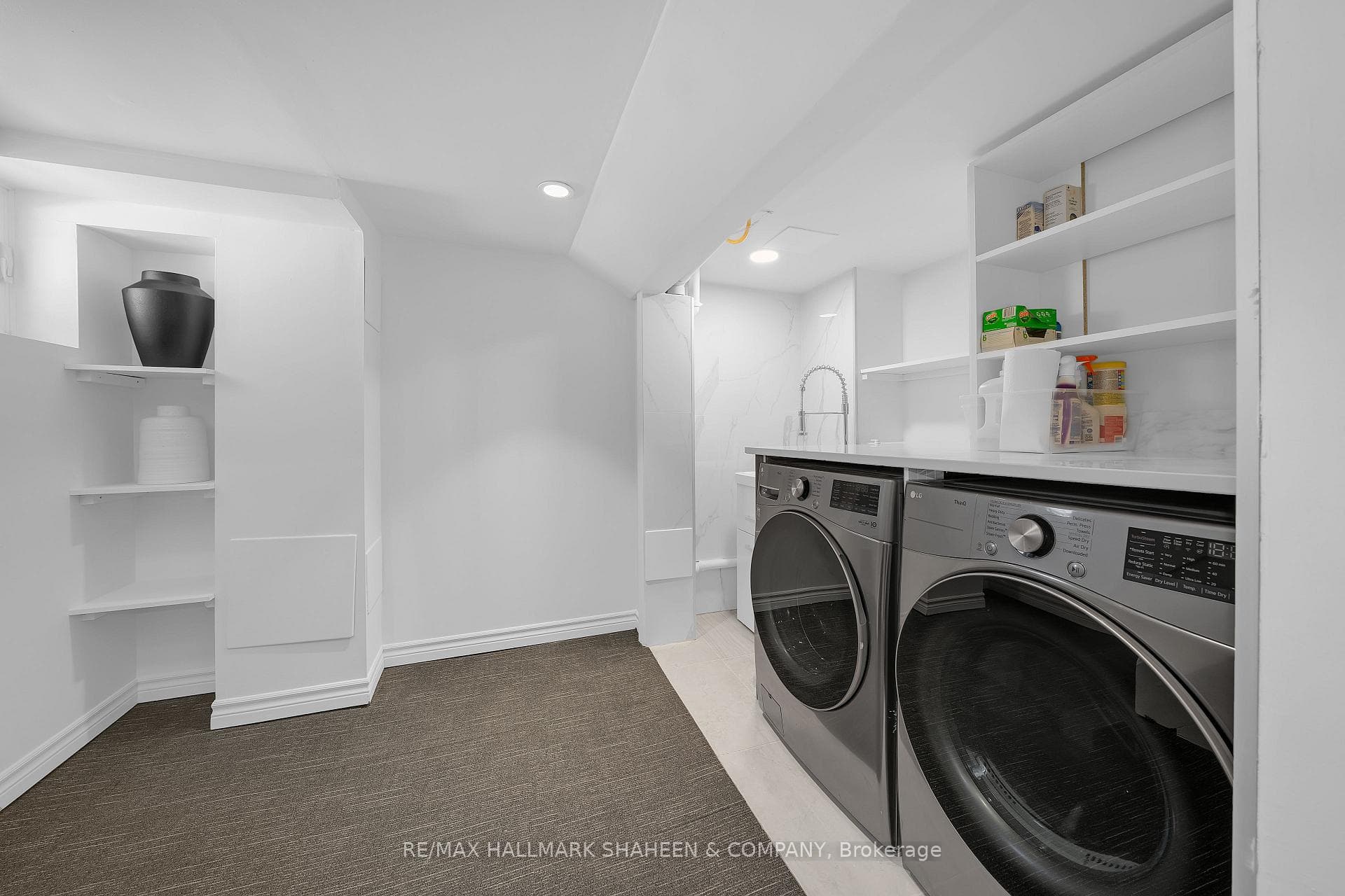 146 Cranbrooke Avenue Unit Bsmnt photo 4