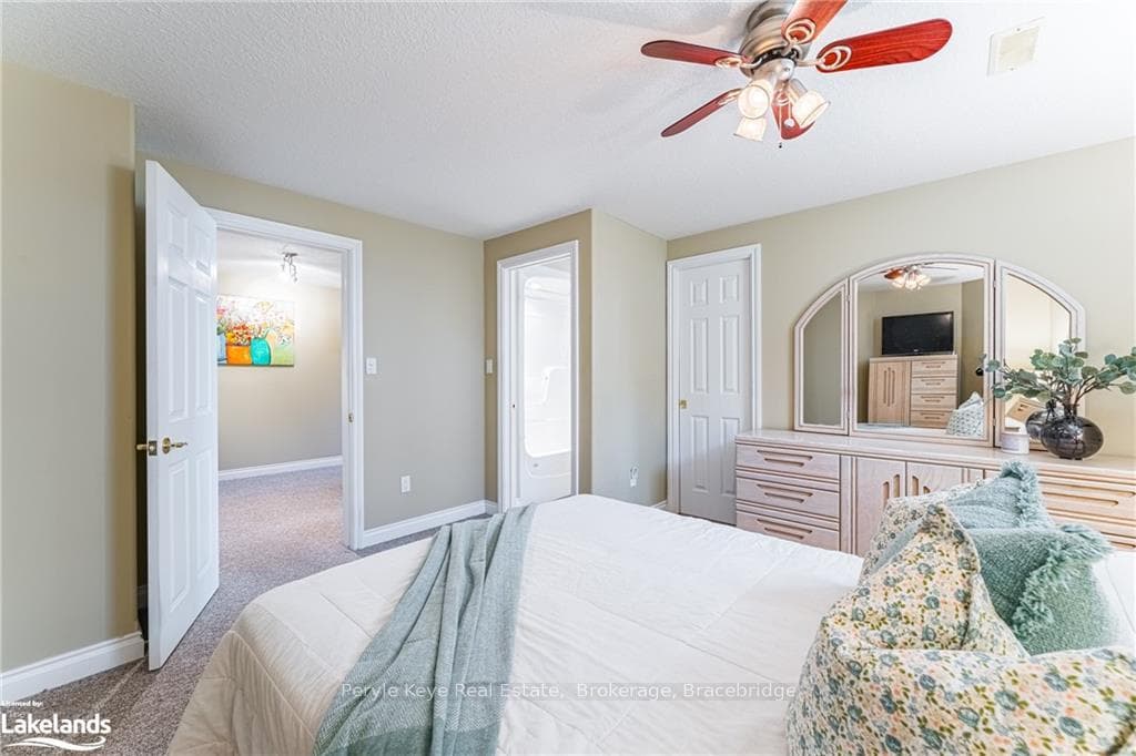 76 LANKIN Avenue photo 35