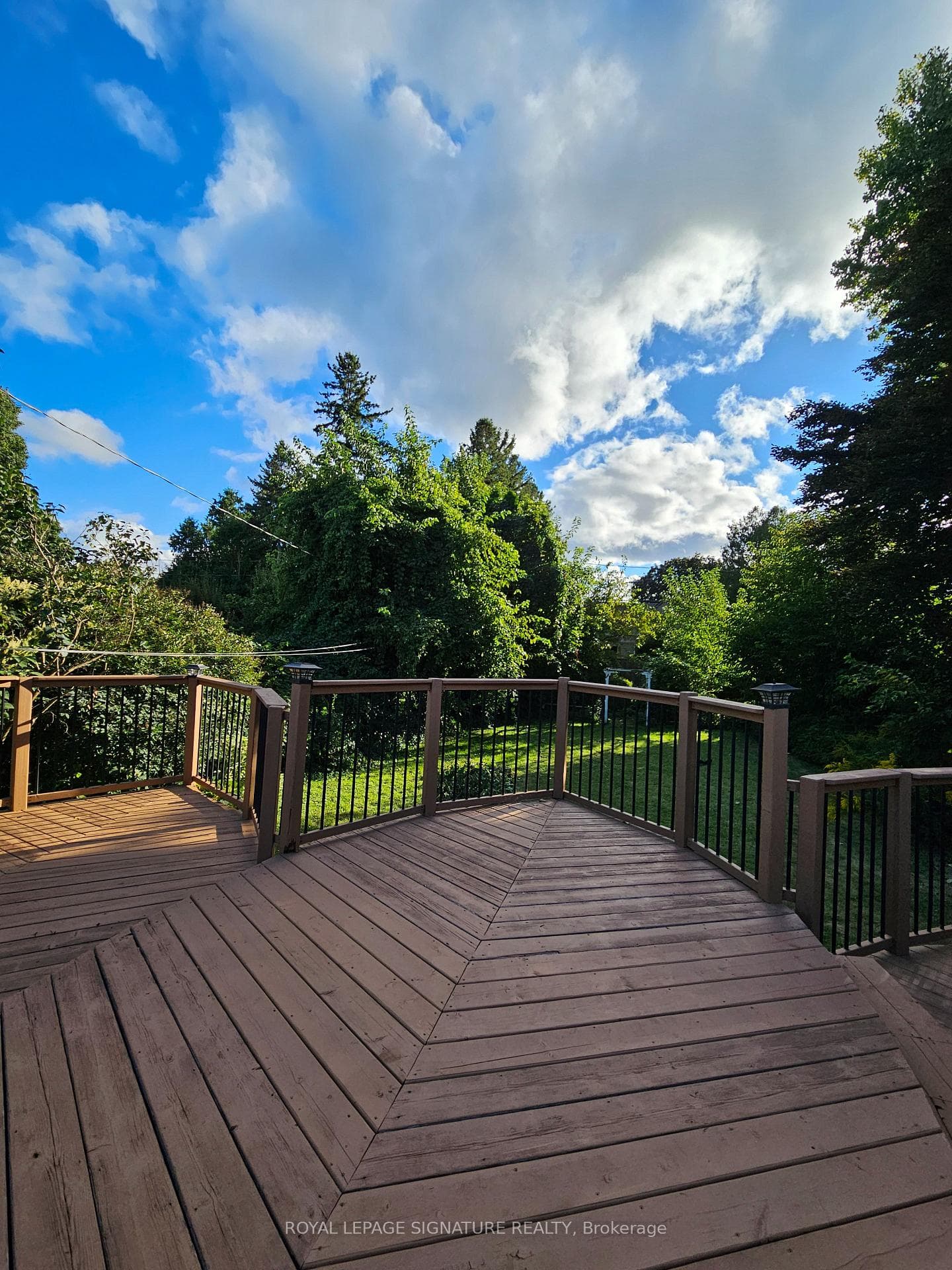964 King Road photo 16