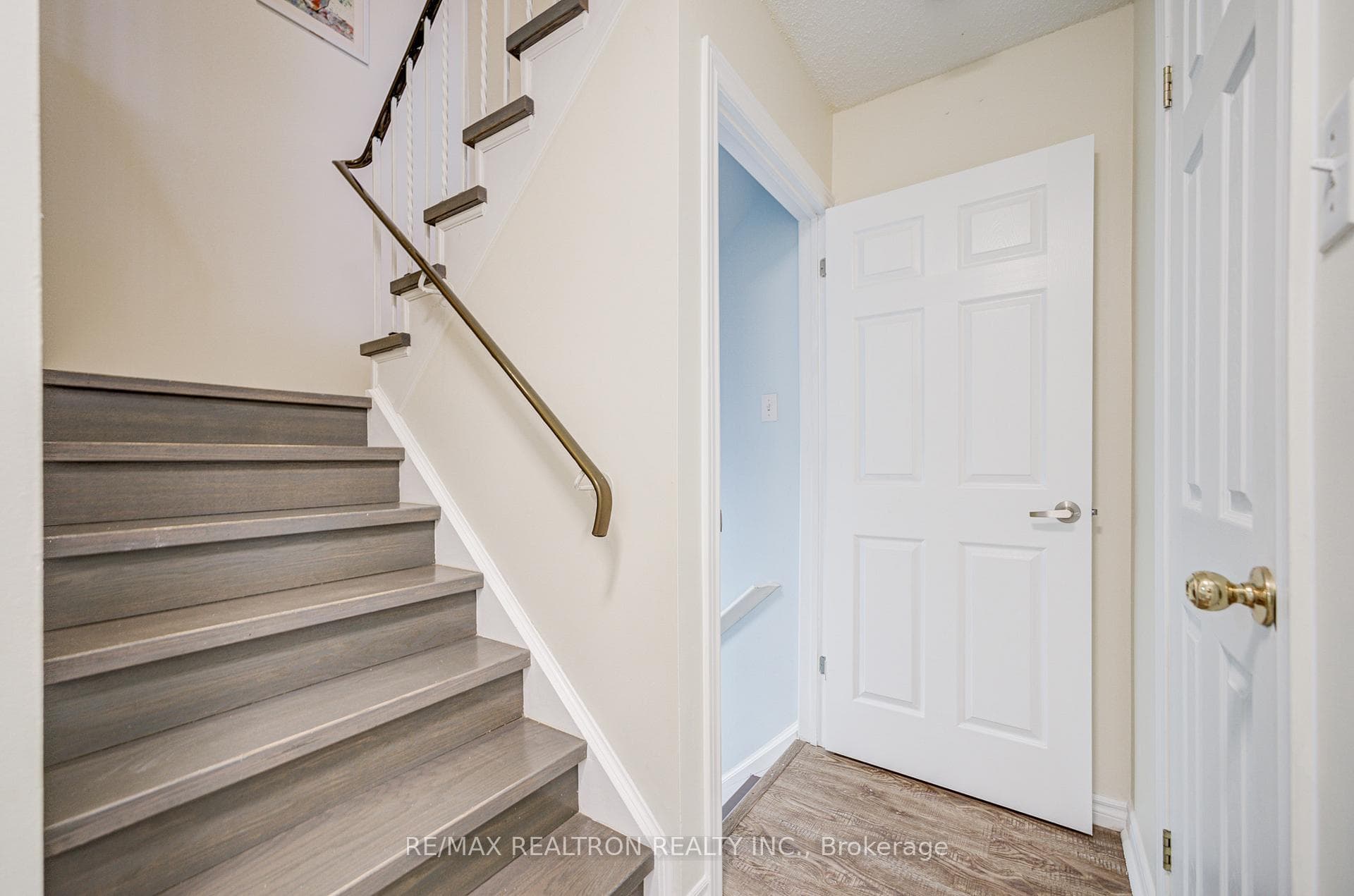 1180 Mississauga Valley Boulevard Unit 14 photo 17
