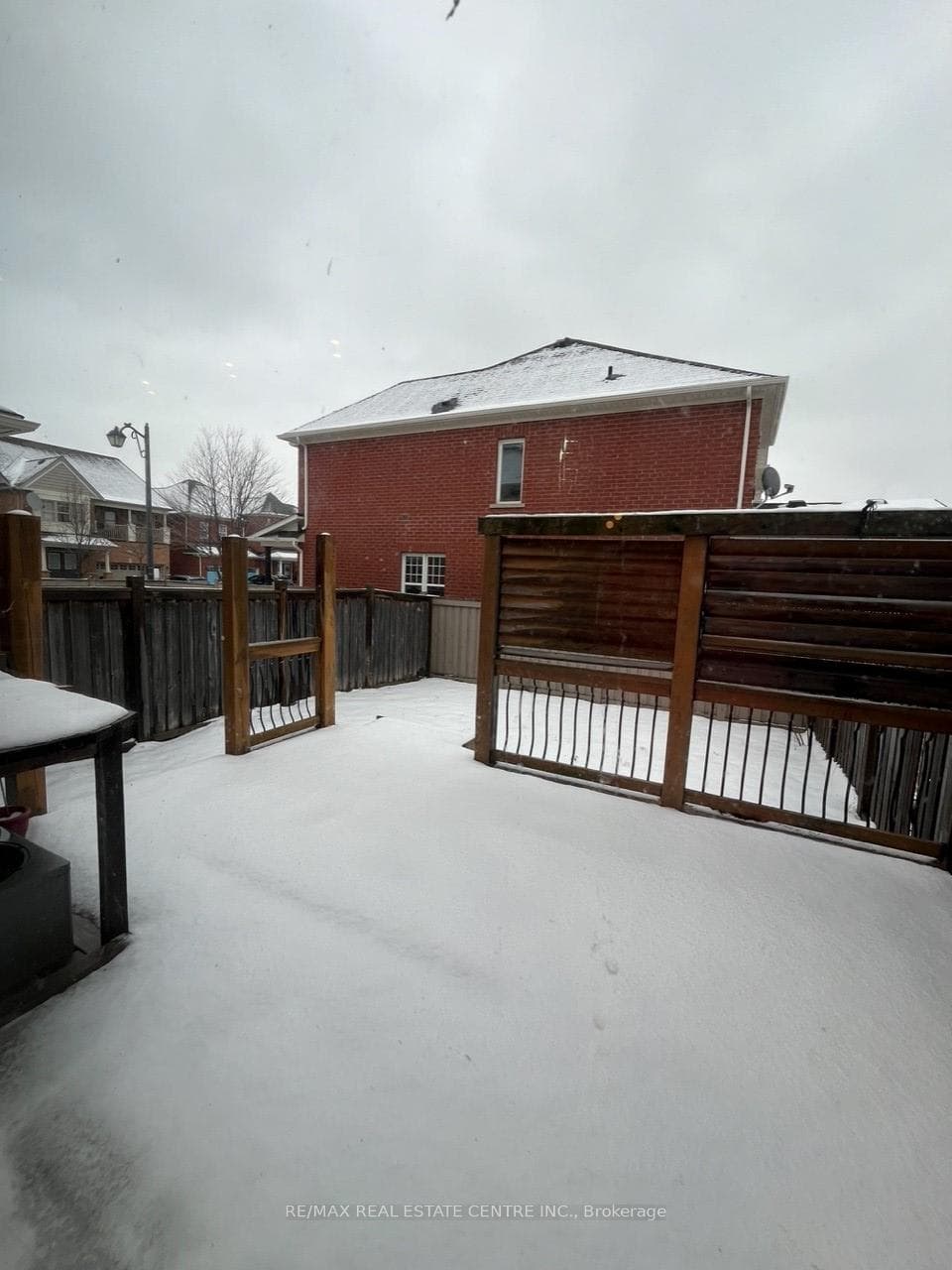 541 Vaughan Court photo 16