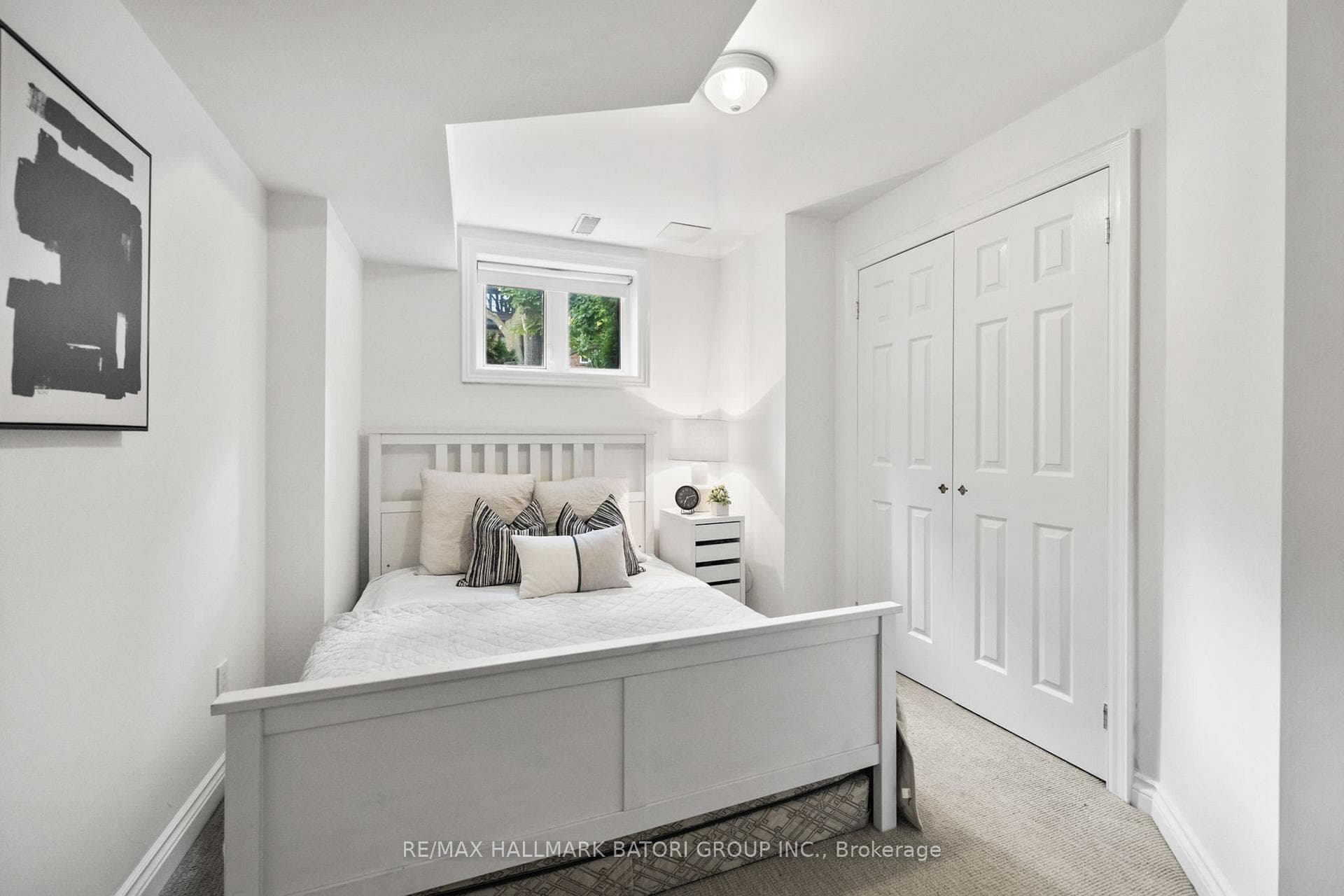 42 Douglas Avenue photo 25