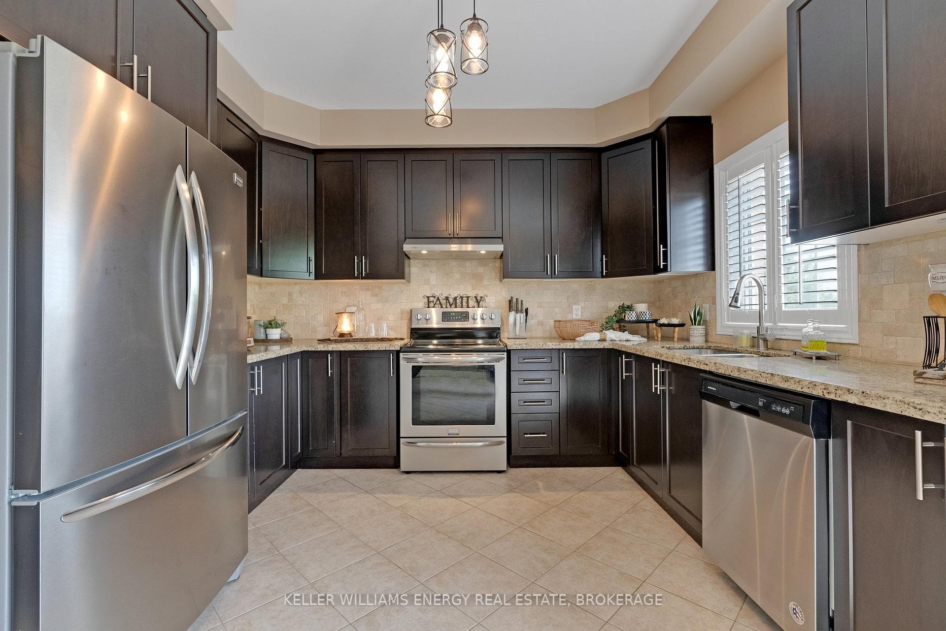35 Richard Davies Crescent photo 15