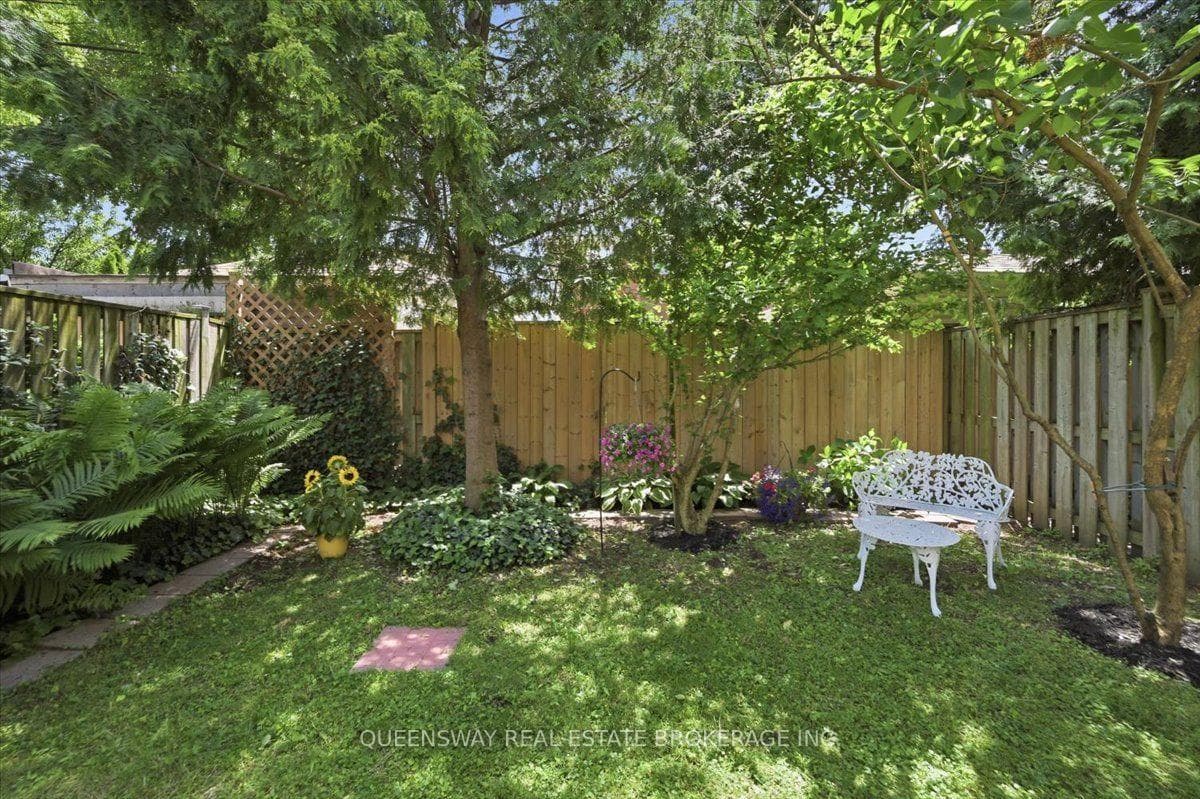 83 Floyd Avenue photo 45