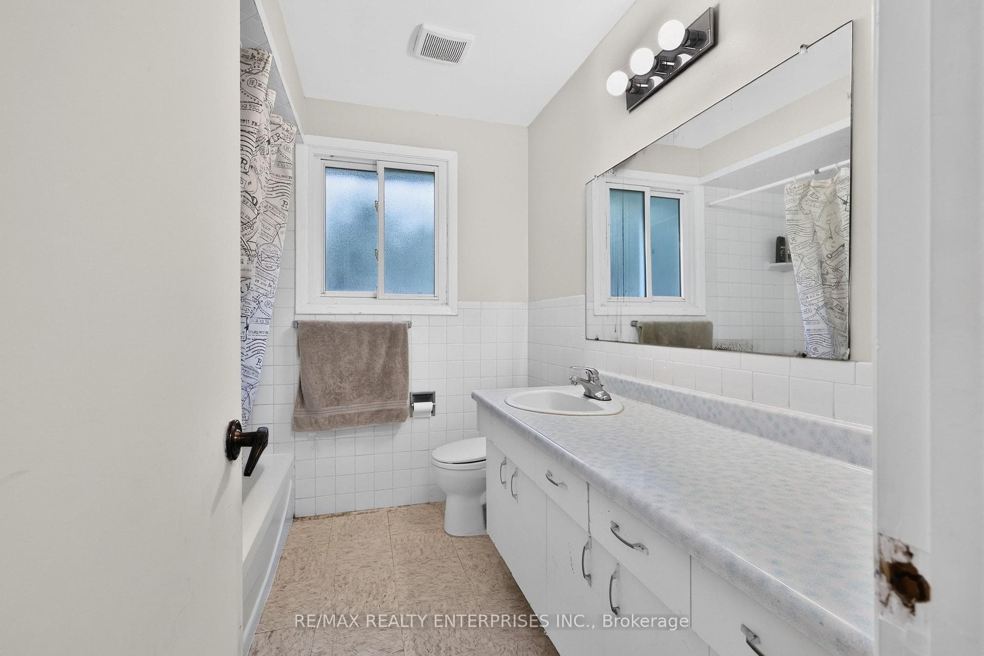 975 Cresthampton Lane photo 24