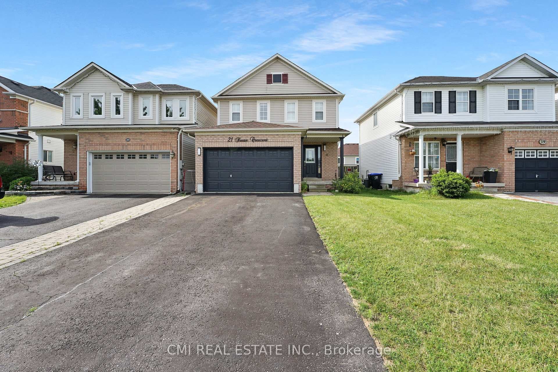 21 Truax Crescent photo 1
