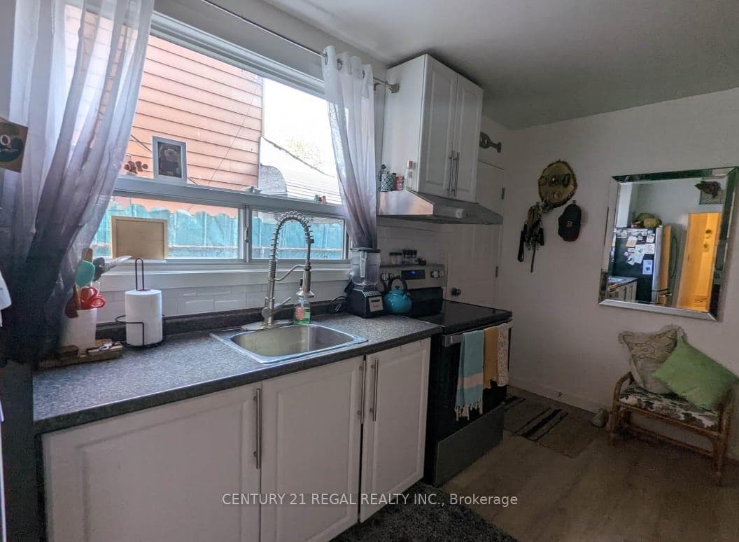 1309 Dufferin Street Unit #1 photo 6