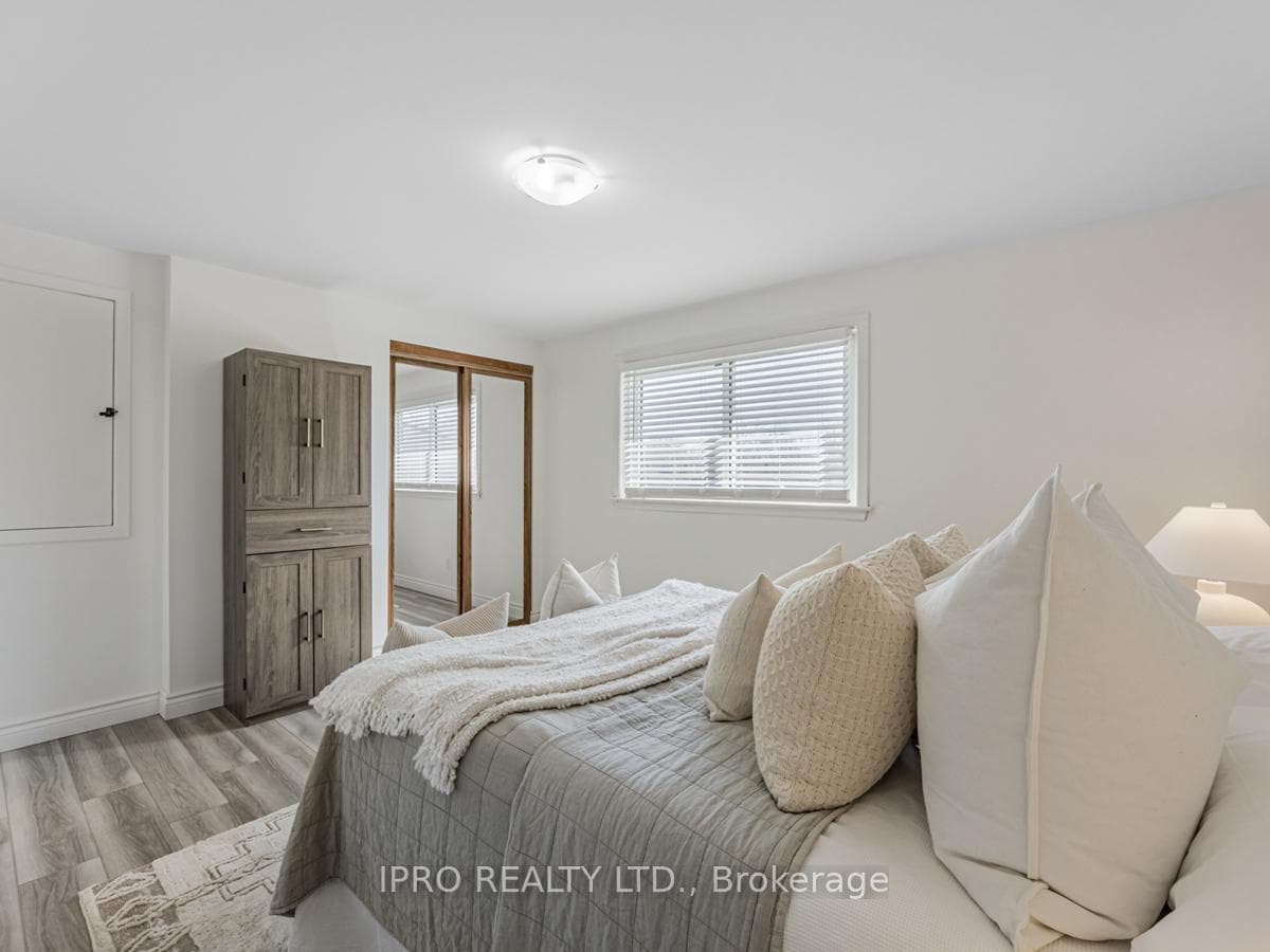 986 Brenda Court photo 20