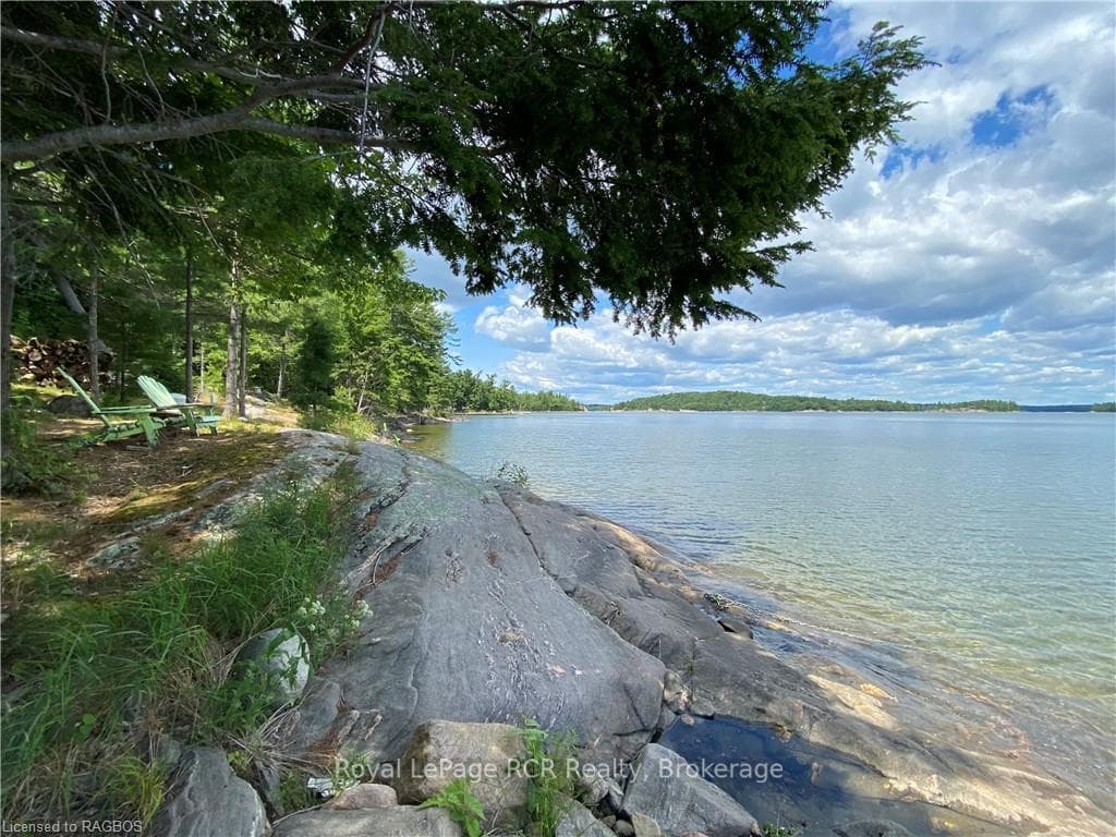 7 Mowat Island photo 5