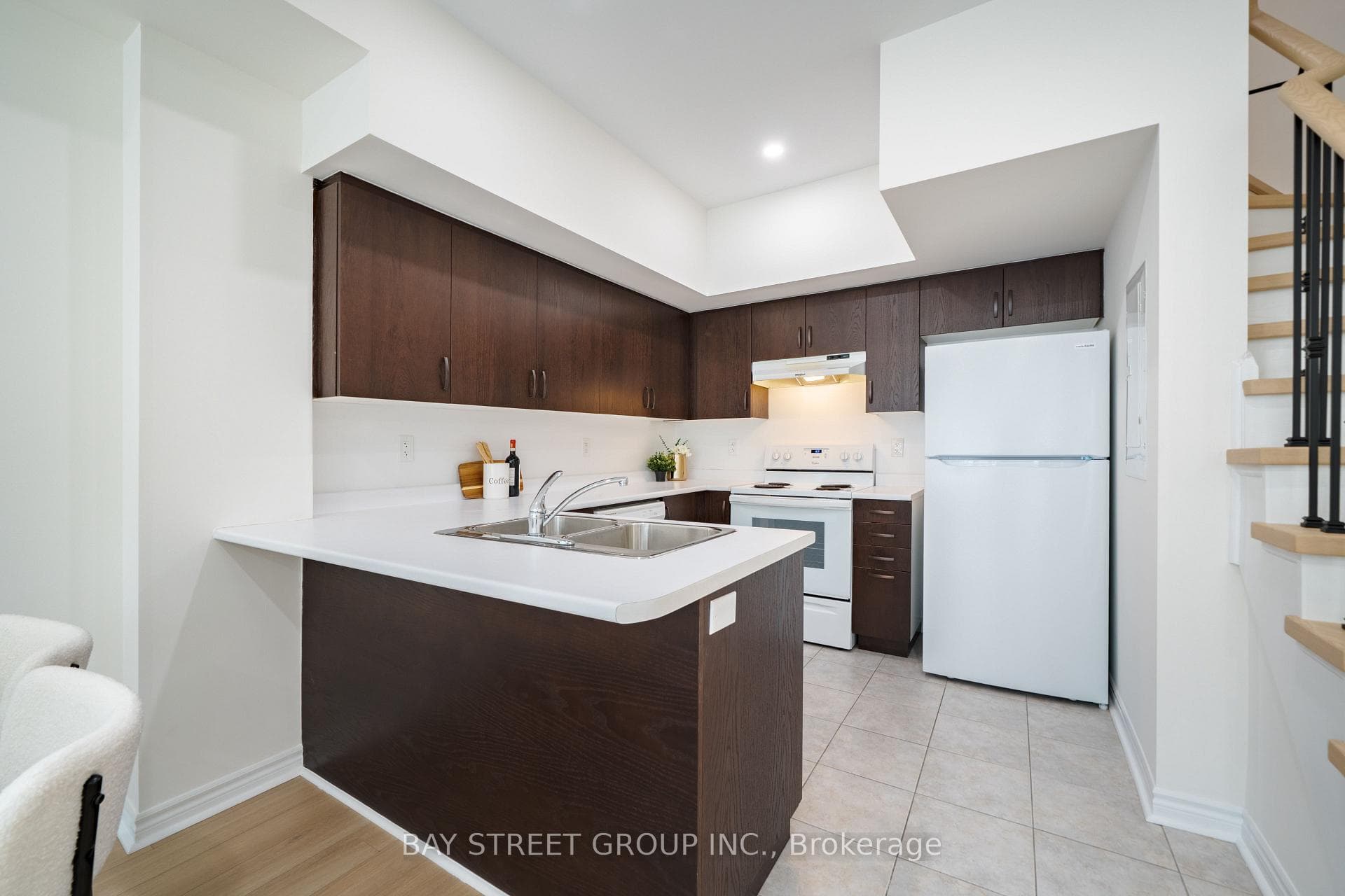 15 Eaton Park Lane Unit 27 photo 9