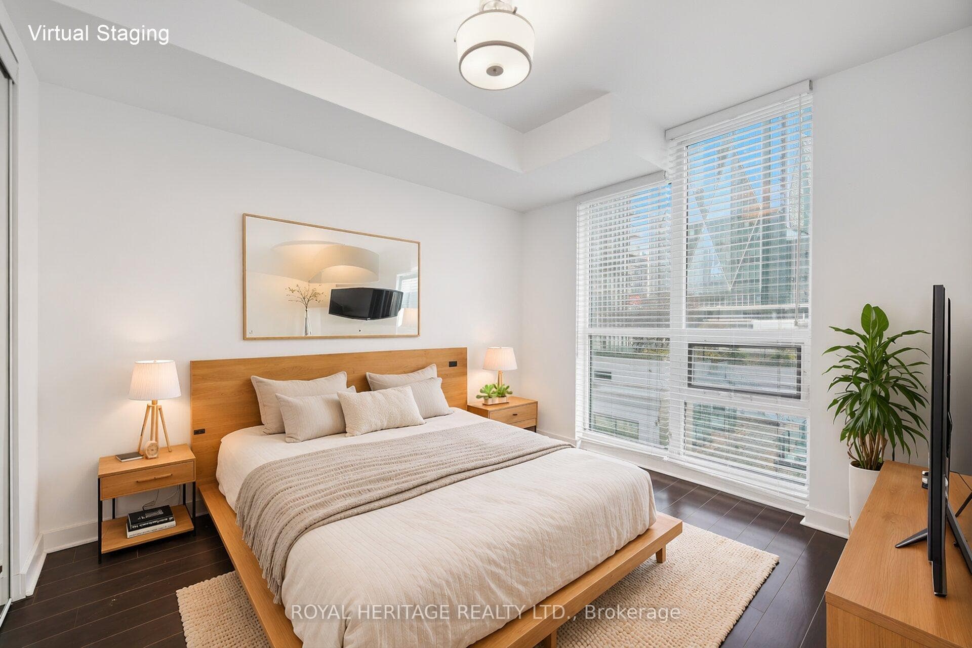 12 Yonge Street Unit 611 photo 3